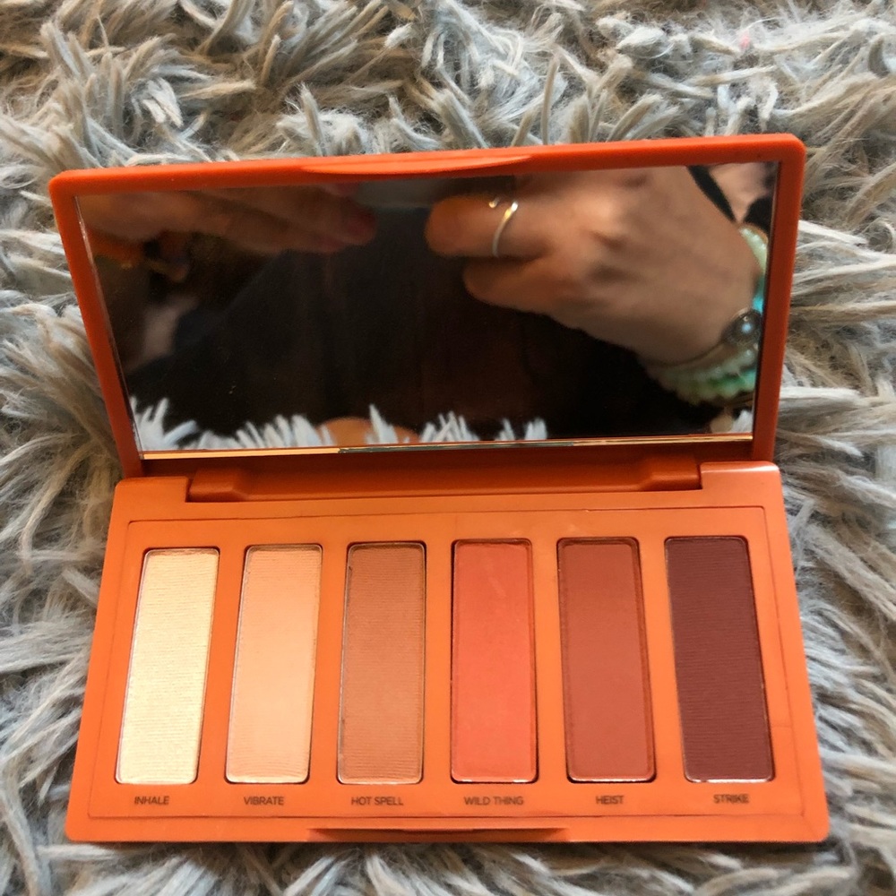 NEW- Urban Decay naked petite heat palette